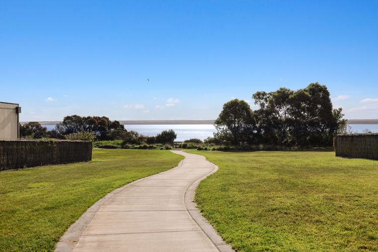 Bayside Oceanview Getaway