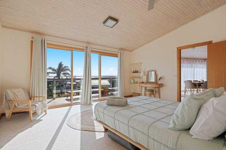 Bayside Oceanview Getaway