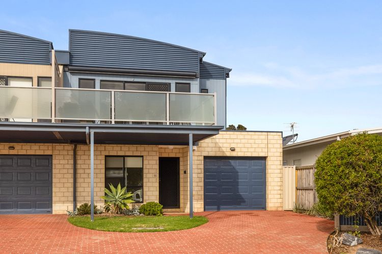 Brooklya by the Beach