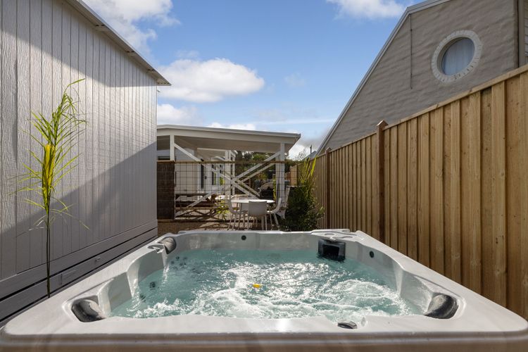 Phillip Island Hot Springs Retreat
