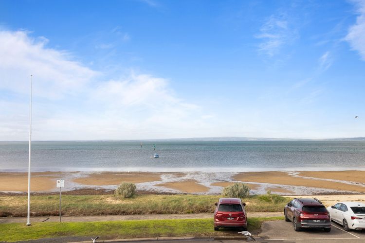 Rhyll Seaside Penthouse