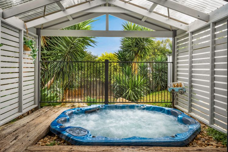 10-seater amazing spa