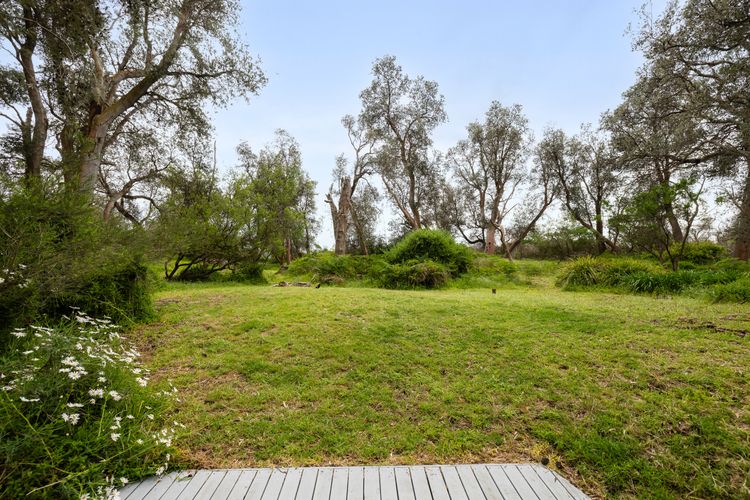 Banksia Waterfront Beachhouse