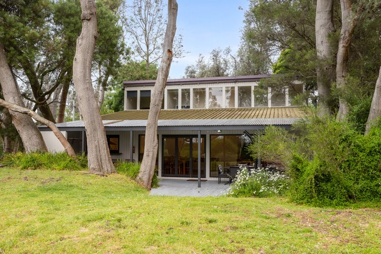 Banksia Waterfront Beachhouse