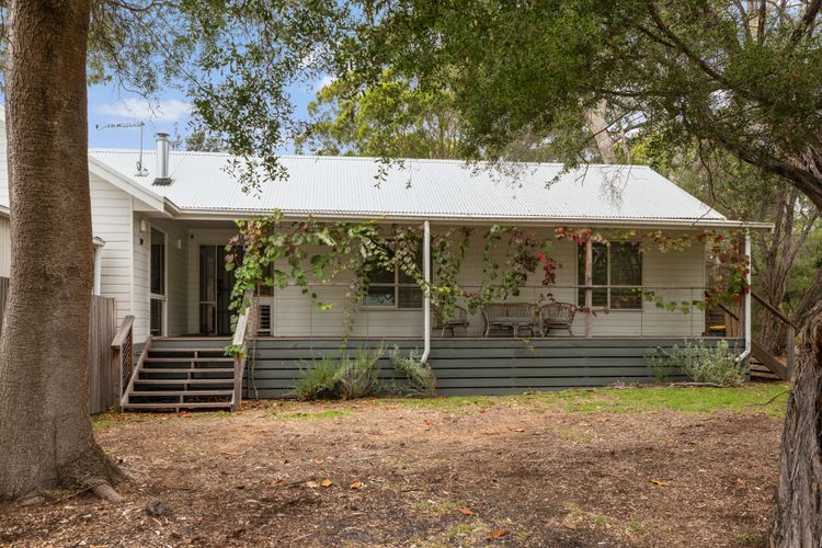 Beach House Silverleaves
