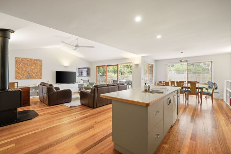 Beach House Silverleaves