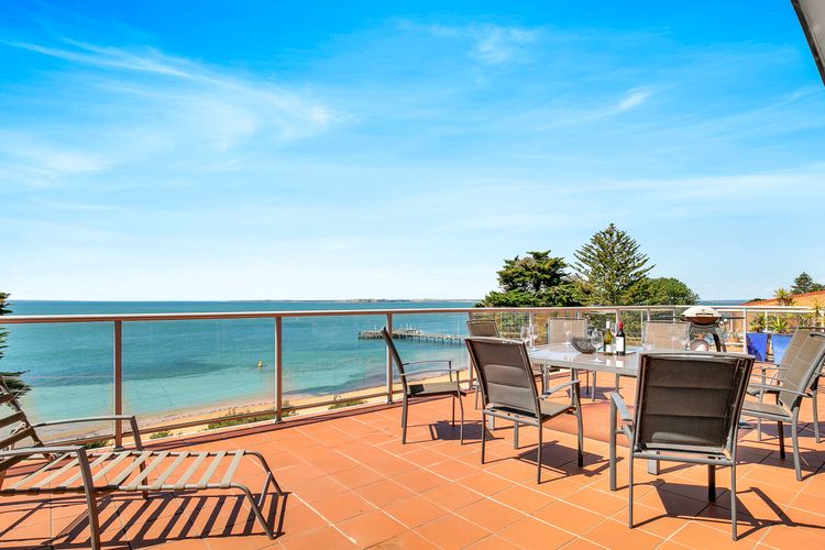Cowes Beachfront Penthouse