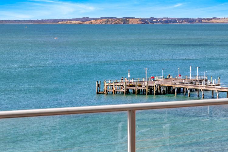 Cowes Beachfront Penthouse