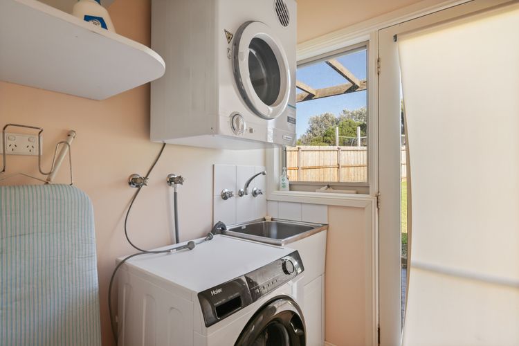 Swan Bay Cottage