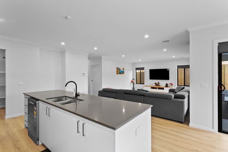 Norling Vista Coastal Retreat
