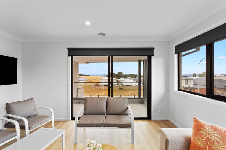 Norling Vista Coastal Retreat