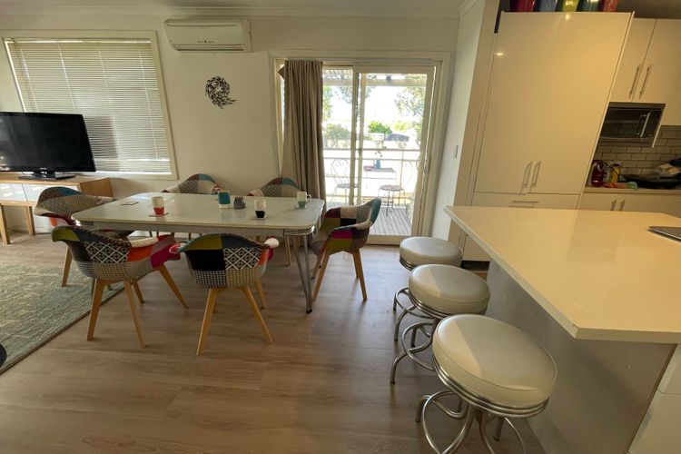 Super Cool Retro Shack