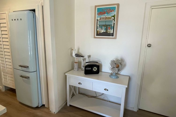 Super Cool Retro Shack