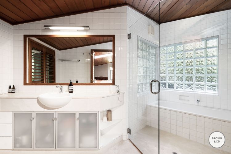 Charlie – Little Cove