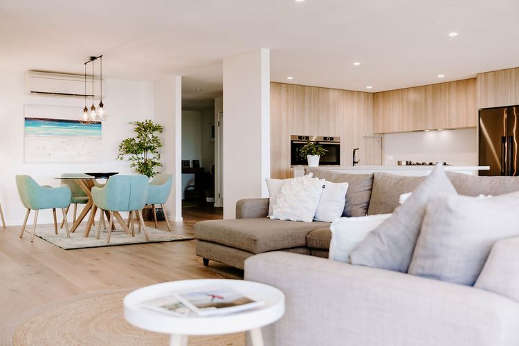 Florence – Castaways Beach