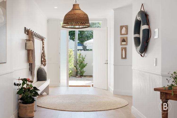 Lucy – Noosa – Noosaville