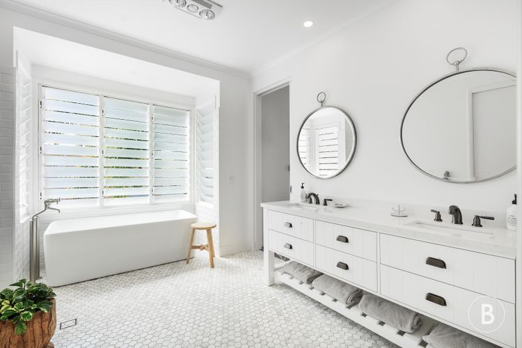 Lucy – Noosa – Noosaville