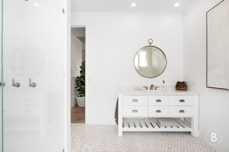 Lucy – Noosa – Noosaville