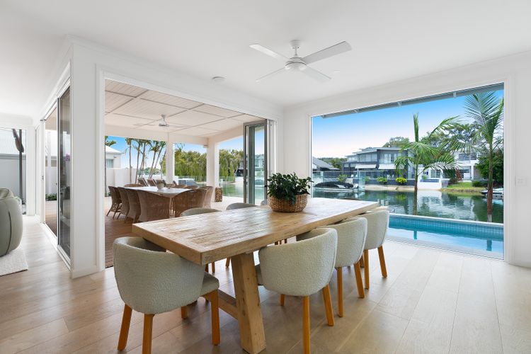 Lucy – Noosa – Noosaville