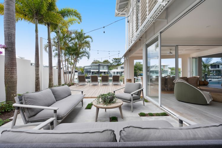 Lucy – Noosa – Noosaville