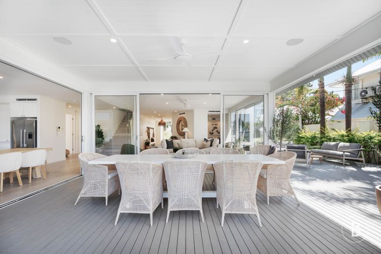 Lucy – Noosa – Noosaville