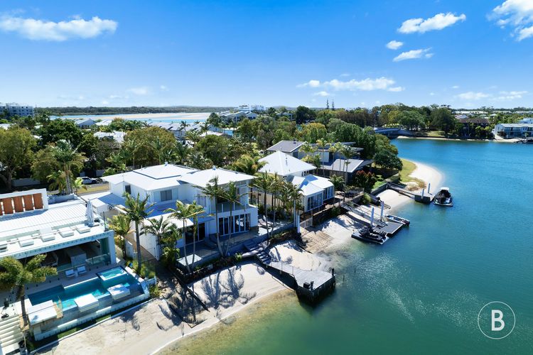 Lucy – Noosa – Noosaville