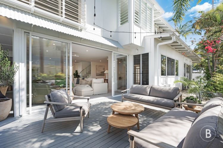 Lucy – Noosa – Noosaville