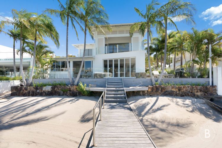 Lucy – Noosa – Noosaville