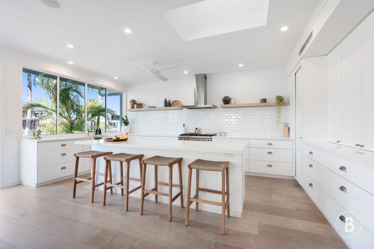 Lucy – Noosa – Noosaville