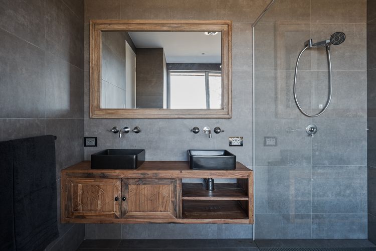 Betty – Black Mountain House