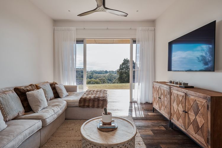 Betty – Black Mountain House