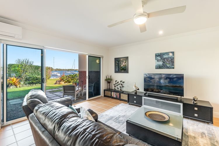 Riverview Apartment 1.1