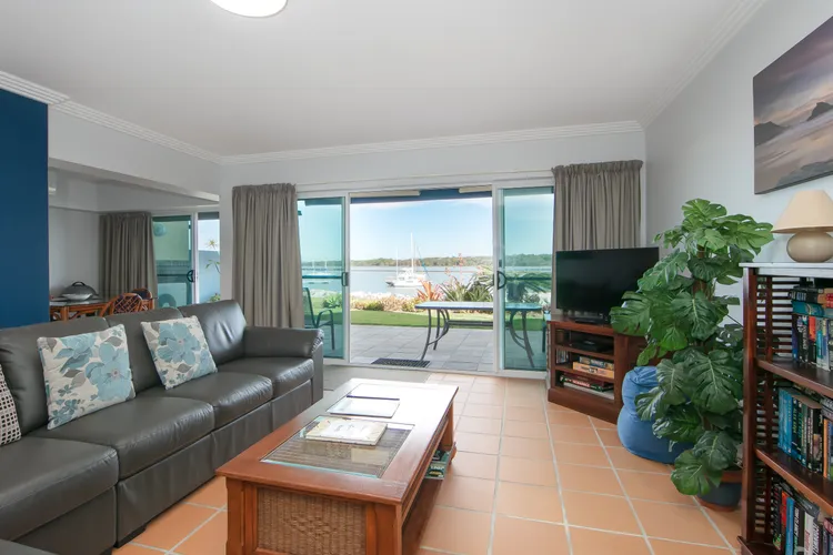 Riverview Apartment 2.2