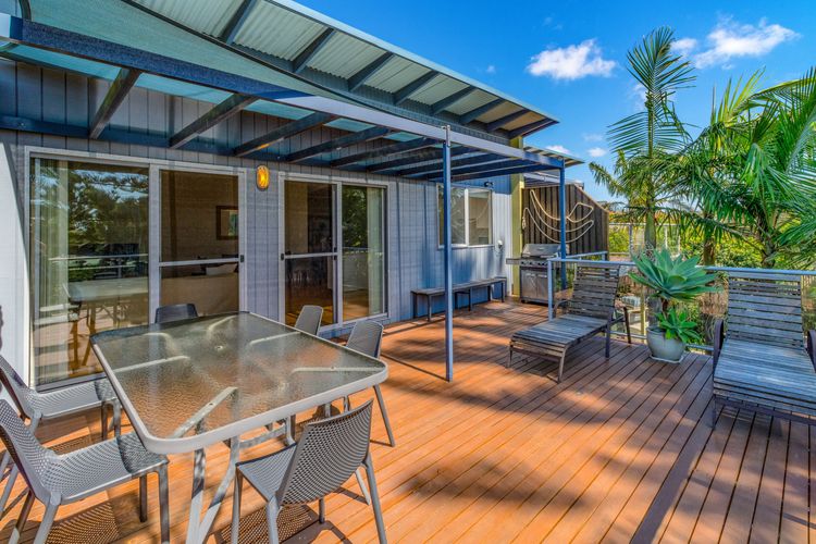 upper deck off kitchen and loungeroom
