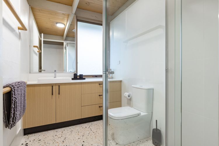 Bath room - 2