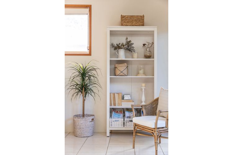 Bookshelf Nook