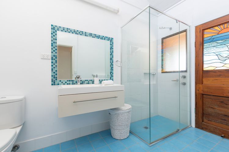 Bath room - 1