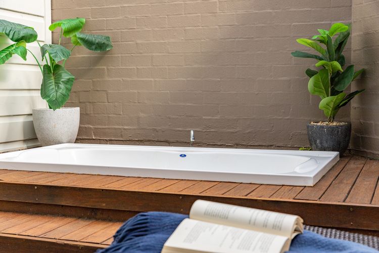 Bathtub