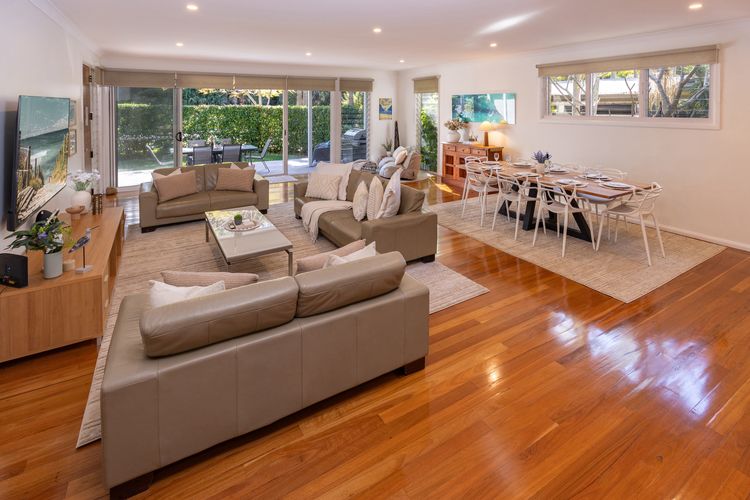 Open plan lounge dining area