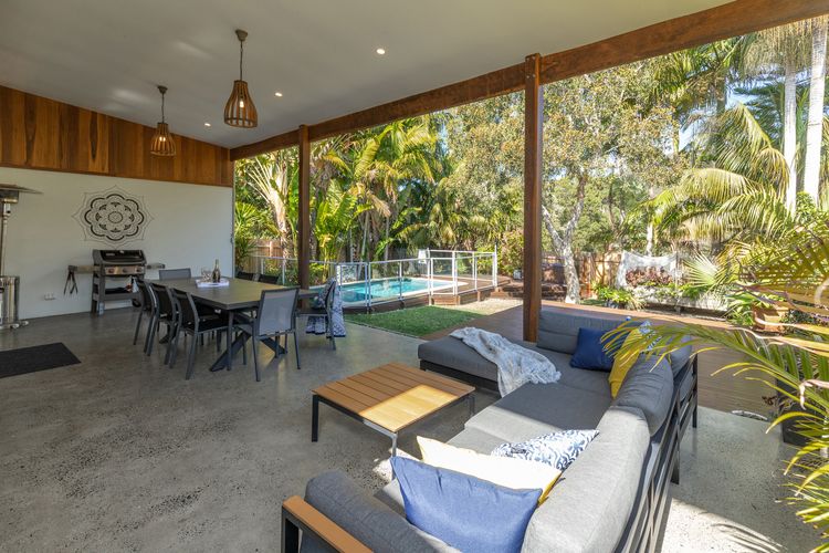 Covered Lounge