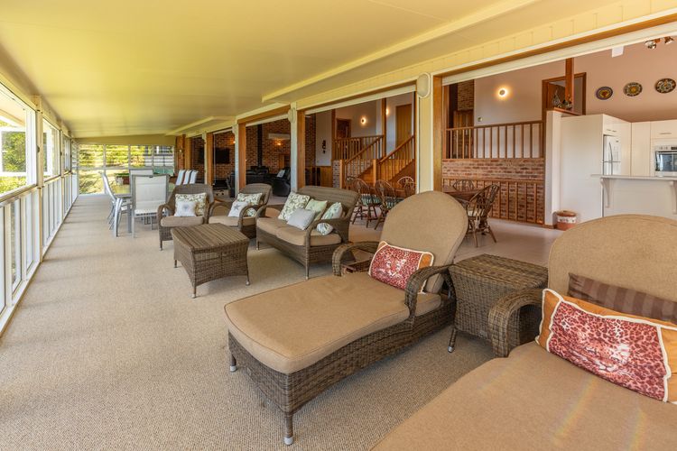 Enclosed Sunroom Seating