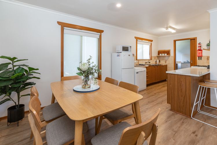 Kitchen & Dining Area