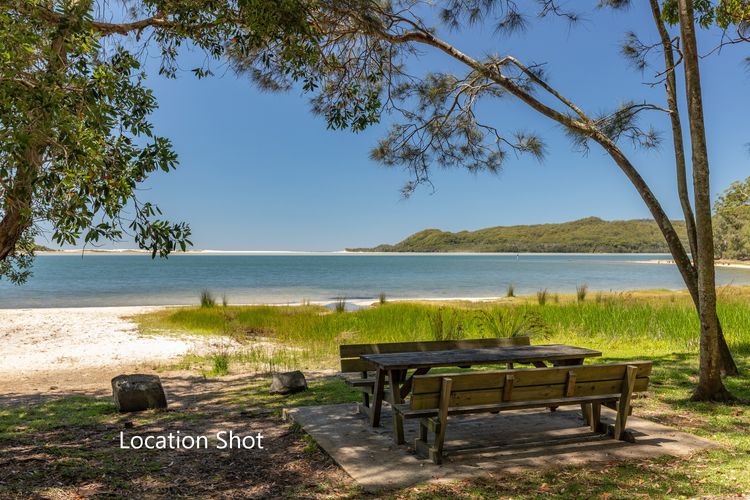 Smiths Lake Location Shot