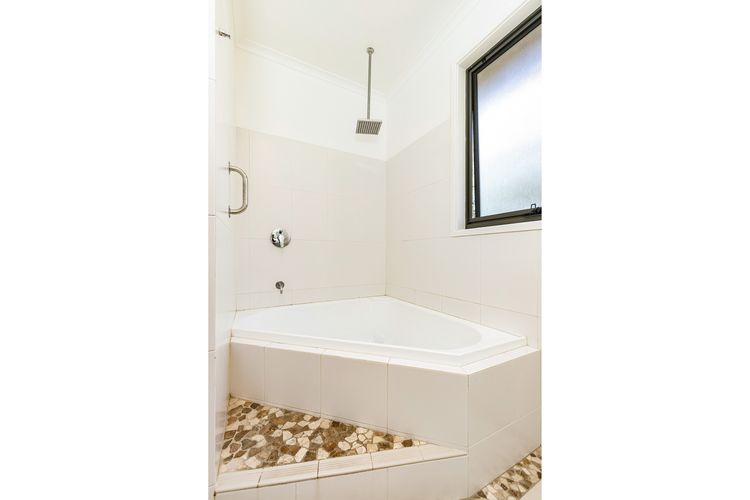 Bathtub