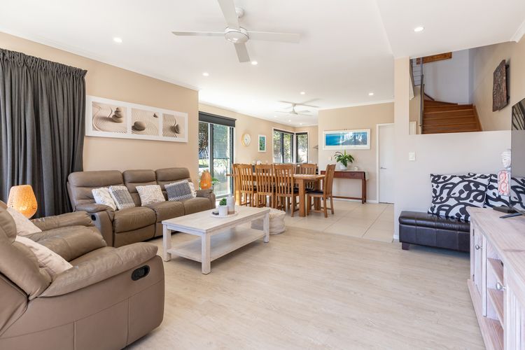 Lounge Dining