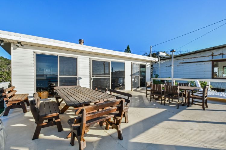 Outdoor Dining Deck