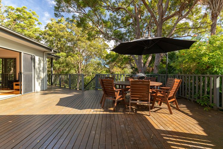 Outdoor Dining Deck