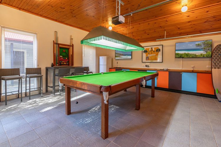 Games Room with Pool Table
