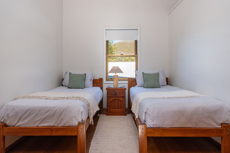 Twin single room