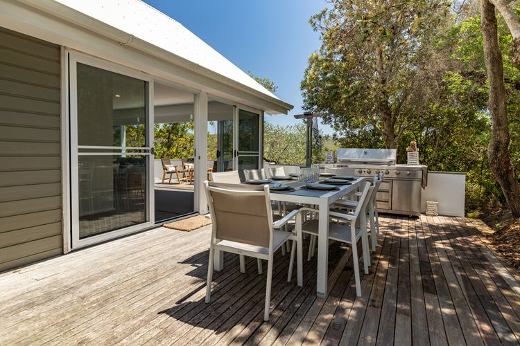 Outdoor Dining w/ BBQ